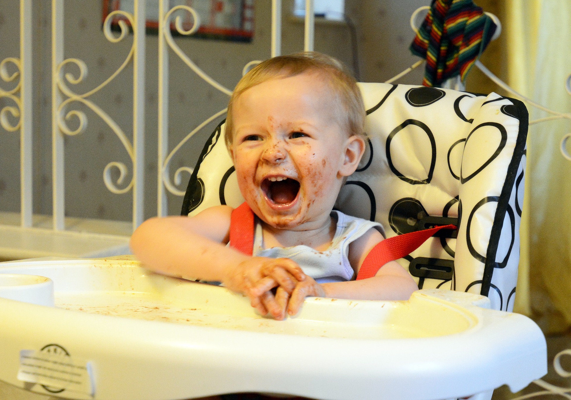 Cum să alegi cel mai bun scaun de masă pentru bebe
