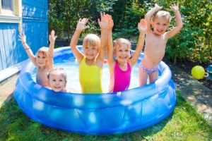 Noi variante de cort si piscina copii in oferta site-ului ShopAlert