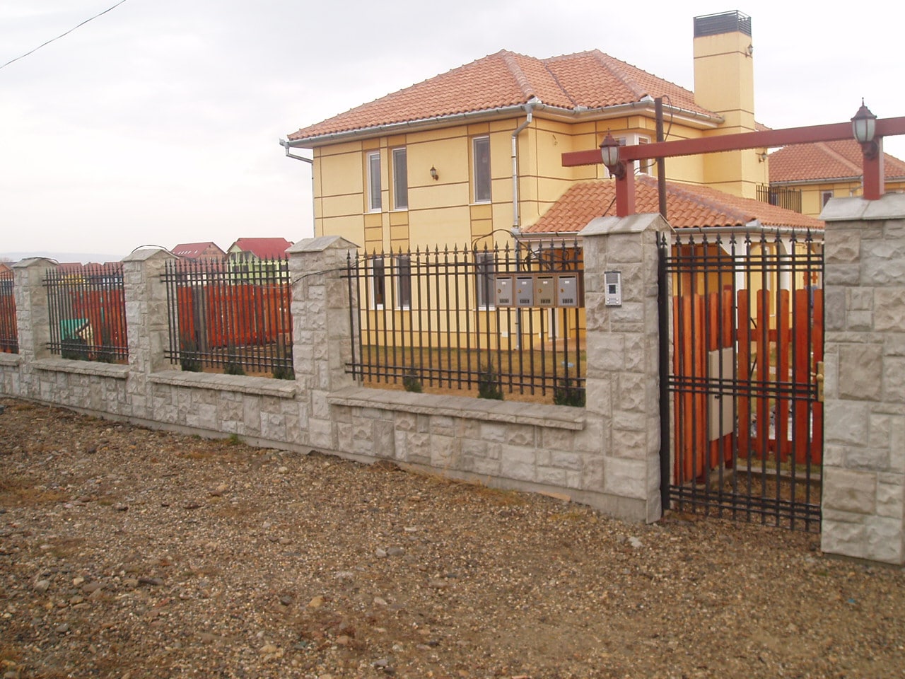 Gardul din beton, o alegere ideala  pentru siguranta si confortul tau