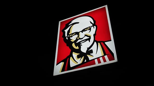 KFC Romania lanseaza ecranul care nu necesita atingere