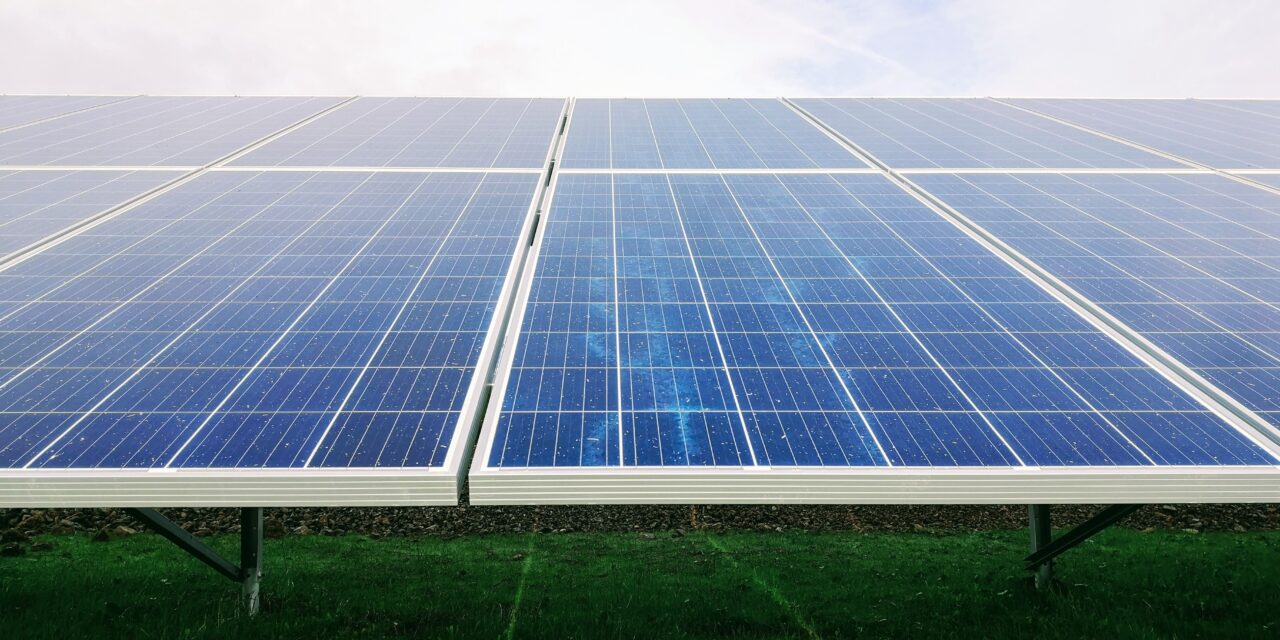 Cum Se Curata Corect Un Sistem Fotovoltaic